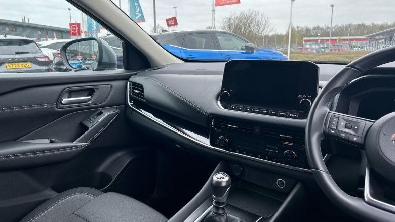 Nissan Qashqai 1.3 DiG-T MH N-Connecta 5dr Petrol Hatchback